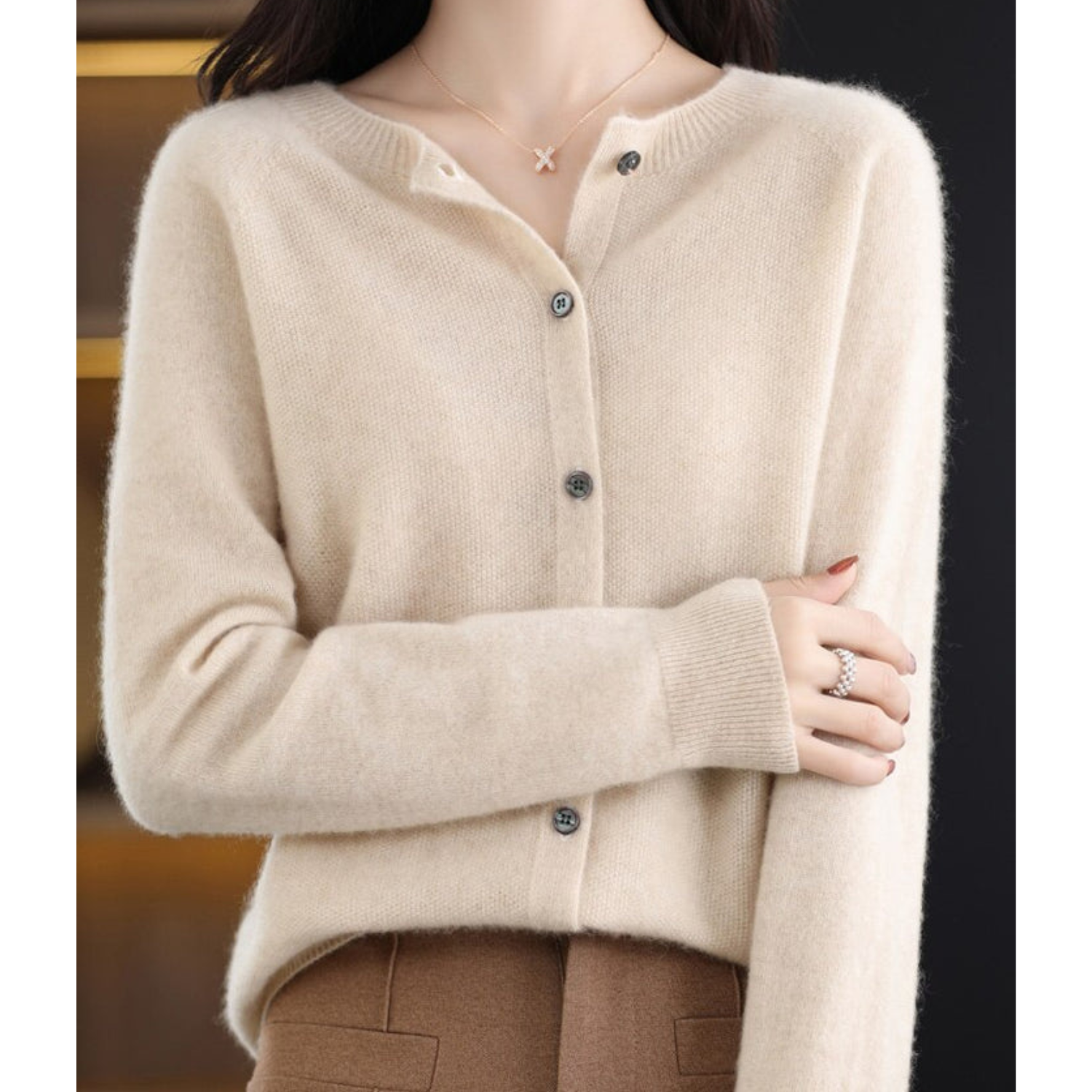 Women's Elegant Round Neck Cardigan Sweater | Elegant & Cozy